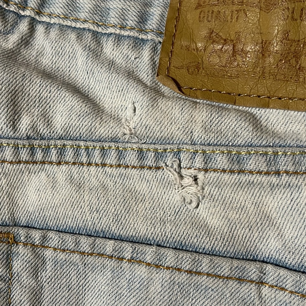 Levis 511 Vintage Shorts | Size 32 - Picture 3 of 13